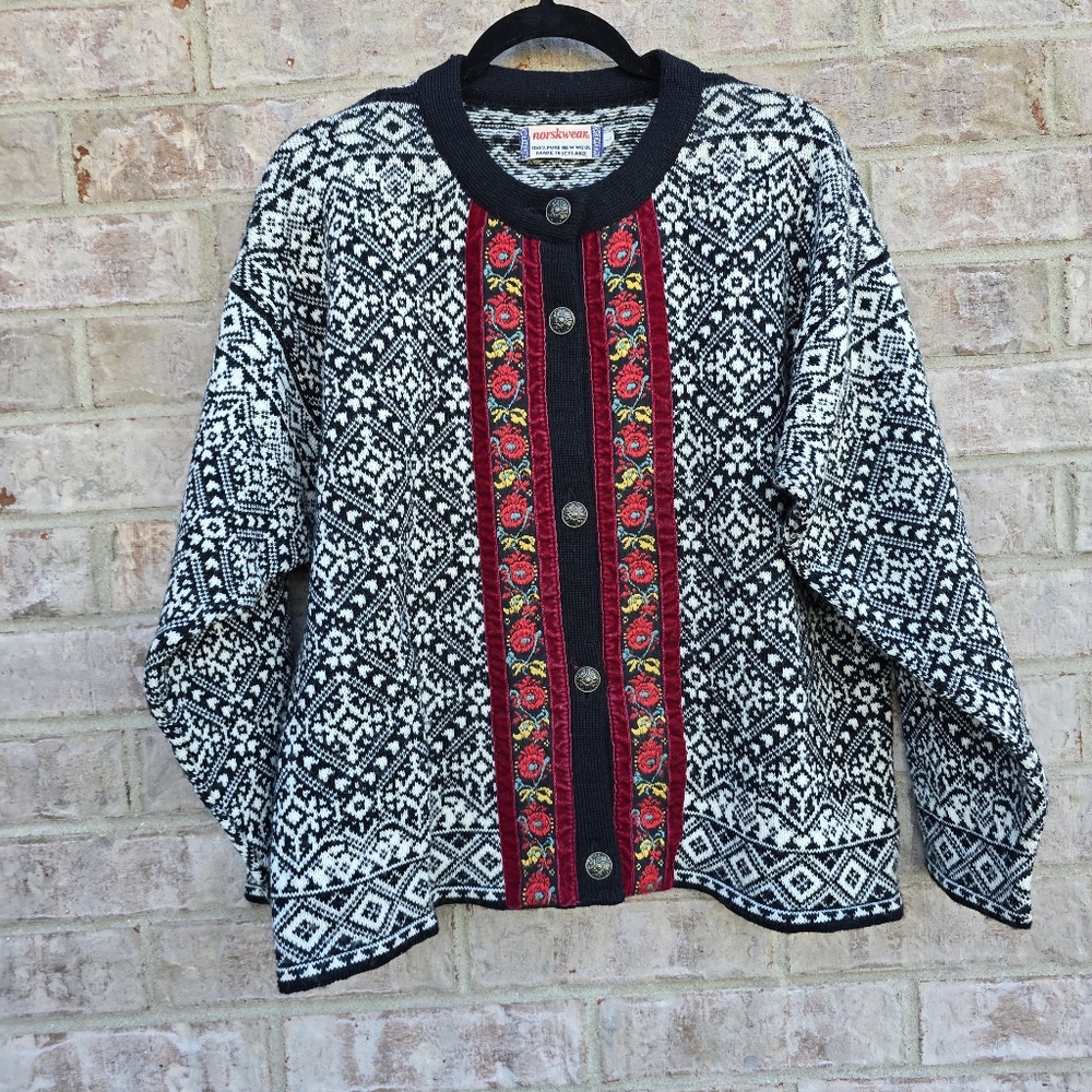 NORSKWEAR 100% Pure New Wool Cardigan Sweater ICELAND EMBROIDERY TAPESTRY Size L